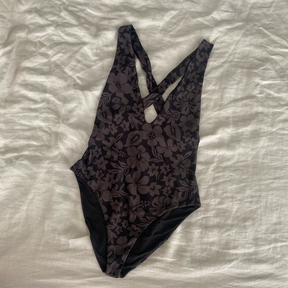Acacia Nova One piece